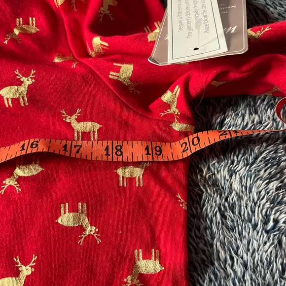 Red reindeer size large shirt - Picture 6 of 9